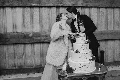 Anna & Ian's wedding cake topper: fly away with me Anna & Ian's wedding cake topper: fly away with me