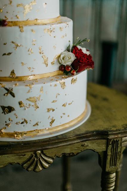 Anna & Ian's wedding cake topper: fly away with me Anna & Ian's wedding cake topper: fly away with me