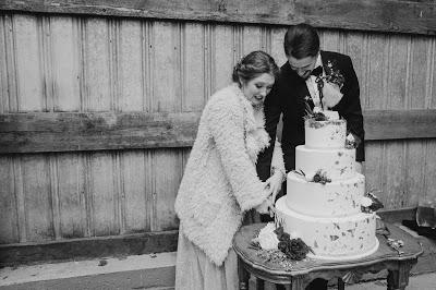 Anna & Ian's wedding cake topper: fly away with me Anna & Ian's wedding cake topper: fly away with me