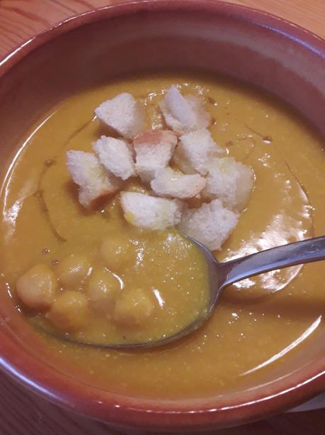 Crema di ceci con zucca e curcuma Crema di ceci con zucca e curcuma