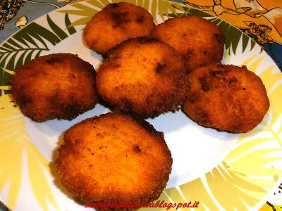 Migliacciello, ricetta salata del carnevale napoletano Migliacciello, ricetta salata del carnevale napoletano