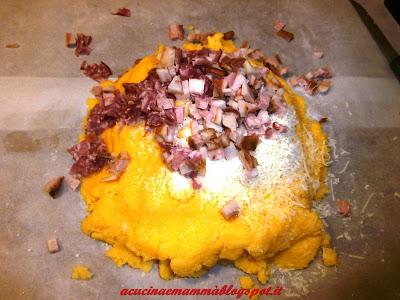 Migliacciello, ricetta salata del carnevale napoletano Migliacciello, ricetta salata del carnevale napoletano