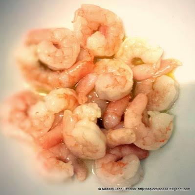 Un antipasto facile e buono: gamberi al vapore di lime con olio evo e zenzero Un antipasto facile e buono: gamberi al vapore di lime con olio evo e zenzero