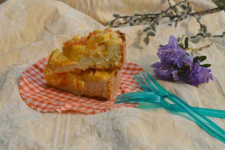 Torta di mele e crema pasticcera leggera | Ricetta senza uova e senza burro Torta di mele e crema pasticcera leggera | Ricetta senza uova e senza burro