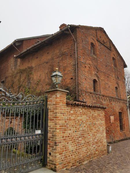 La dimora di Sara e Daniele, fiaba moderna nella campagna torinese. La dimora di Sara e Daniele, fiaba moderna nella campagna torinese.