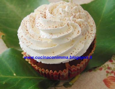 CUPCAKE ALL'AGLIO NERO DI VOGHIERA CUPCAKE ALL'AGLIO NERO DI VOGHIERA
