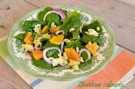 Insalata di spinacini, uova, arance e pinoli Insalata di spinacini, uova, arance e pinoli