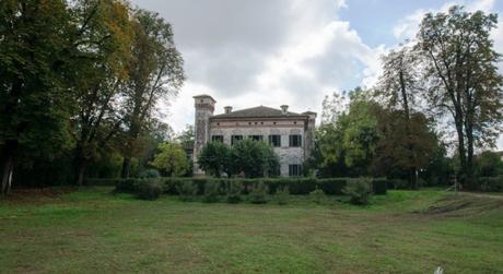 Una casa da Oscar: è in vendita la villa di Chiamami col tuo nome Una casa da Oscar: è in vendita la villa di Chiamami col tuo nome