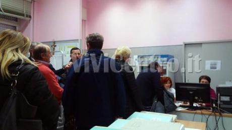 FOTO ViViCentro – Castellammare, disagi e file interminabili all’Ufficio vaccini fila ufficio vaccini castellammare di stabia