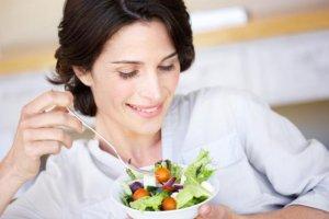 Abbassare i livelli di acido urico. Soluzioni per un metabolismo equilibrato acido urico alimentazione