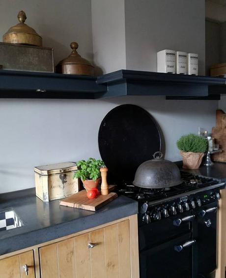 Una bella casa di campagna in Olanda L'immagine può contenere: cucina e spazio al chiuso