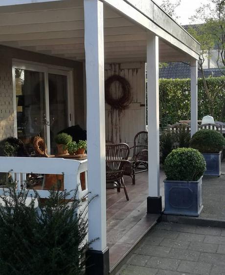 Una bella casa di campagna in Olanda L'immagine può contenere: pianta e spazio all'aperto
