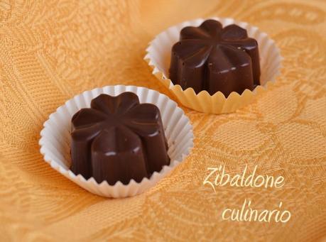 Praline al pralinato di mandorle e nocciole Praline al pralinato di mandorle e nocciole