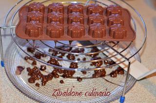 Praline al pralinato di mandorle e nocciole Praline al pralinato di mandorle e nocciole