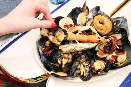 Un pranzo al femminile adda’ Figlia d’o Marenaro Un pranzo al femminile adda’ Figlia d’o Marenaro