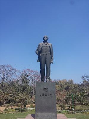 La guerra delle statue, da Giorgio V a Lenin La guerra delle statue, da Giorgio V a Lenin
