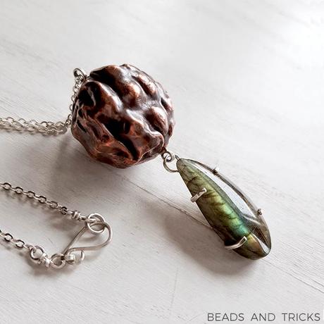 Collana in rame, catenina in argento e pendente in labradorite Collana in rame, catenina in argento e pendente in labradorite