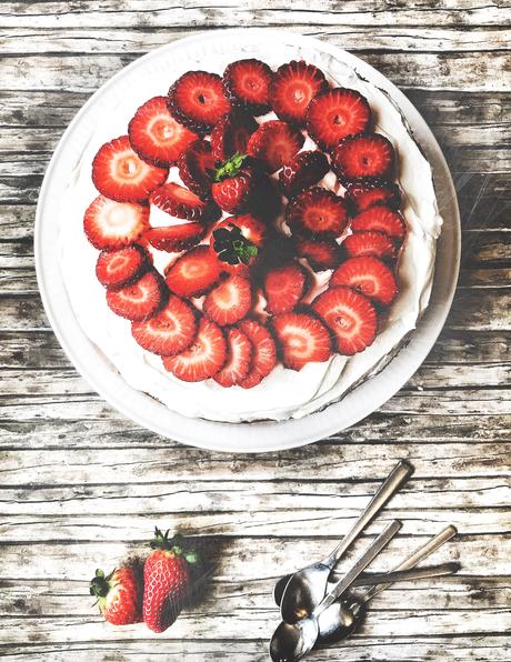 Torta WOW alle fragole con crema al mascarpone Torta WOW alle fragole con crema al mascarpone