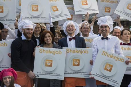 Lavoro nero in Italia? In un Flashmob, la soluzione di Openjobmetis Nell'immagine: Carlo Gravina, Product Manager Shakejob, Daniela Pomarolli, Project Manager Shakejob e Assistente all'Amministratore Delegato di Openjobmetis, Alessandro Roveda, Product Manager Shakejob, Alberto Brianza, Product Manager Shakejob