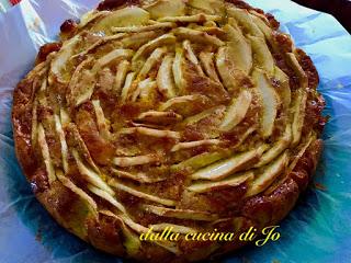 Torta con cinque mele, morbida e fondente Torta con cinque mele, morbida e fondente