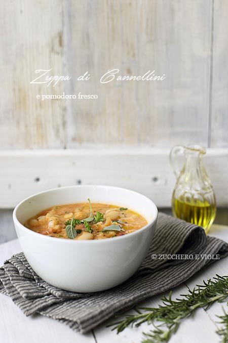 Zuppa di cannellini e pomodoro fresco Zuppa di cannellini e pomodoro fresco