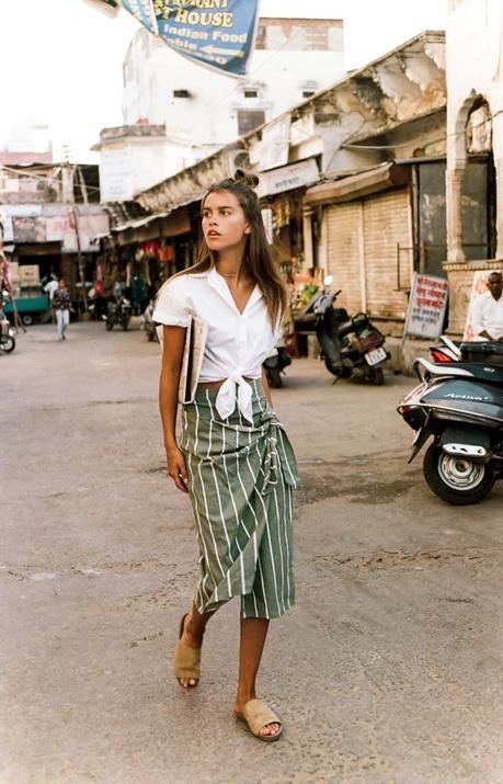 Fashion Trend: facciamo il nodo alla camicia Fashion Trend: facciamo il nodo alla camicia