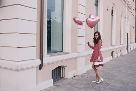 Un vestito romantico per la primavera e la borsa di Villatrentuno Un vestito romantico per la primavera e la borsa di Villatrentuno