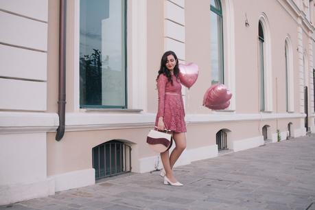 Un vestito romantico per la primavera e la borsa di Villatrentuno Un vestito romantico per la primavera e la borsa di Villatrentuno