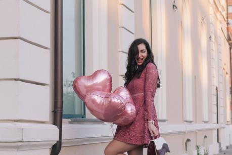 Un vestito romantico per la primavera e la borsa di Villatrentuno Un vestito romantico per la primavera e la borsa di Villatrentuno