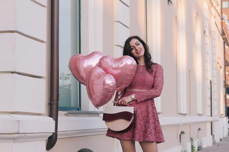 Un vestito romantico per la primavera e la borsa di Villatrentuno Un vestito romantico per la primavera e la borsa di Villatrentuno