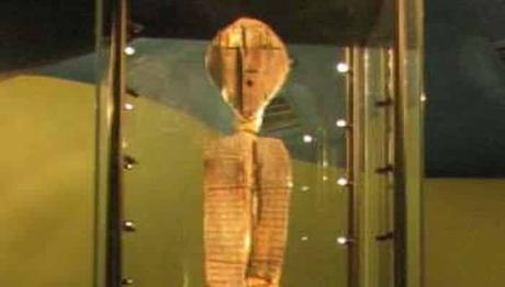 Misteriosa statua simile a un umano trovata in Siberia è due volte più vecchia delle piramidi Misteriosa statua simile a un umano trovata in Siberia è due volte più vecchia delle piramidi