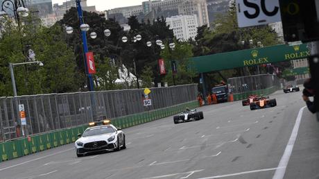 F1, GP Azerbaijan: la fortuna di Lewis, l’errore di Seb, la sfida in casa Red Bull F1, GP Azerbaijan: la fortuna di Lewis, l’errore di Seb, la sfida in casa Red Bull