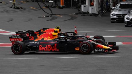 F1, GP Azerbaijan: la fortuna di Lewis, l’errore di Seb, la sfida in casa Red Bull F1, GP Azerbaijan: la fortuna di Lewis, l’errore di Seb, la sfida in casa Red Bull
