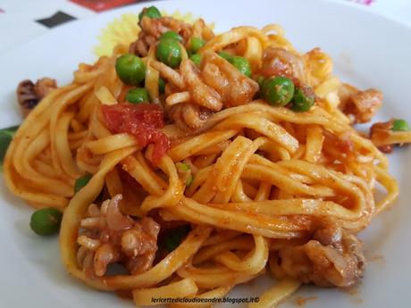 Tagliolini con seppioline, piselli e pomodoro Tagliolini con seppioline, piselli e pomodoro