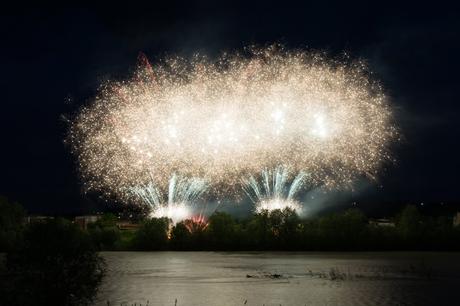 Gli spettacolari fuochi di San Secondo negli scatti di Pino Scancarello Gli spettacolari fuochi di San Secondo negli scatti di Pino Scancarello