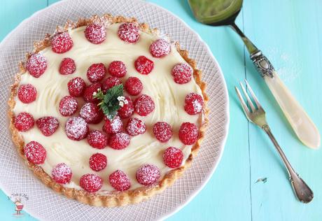 Crostata con crema al cioccolato bianco e lamponi Crostata con crema al cioccolato bianco e lamponi
