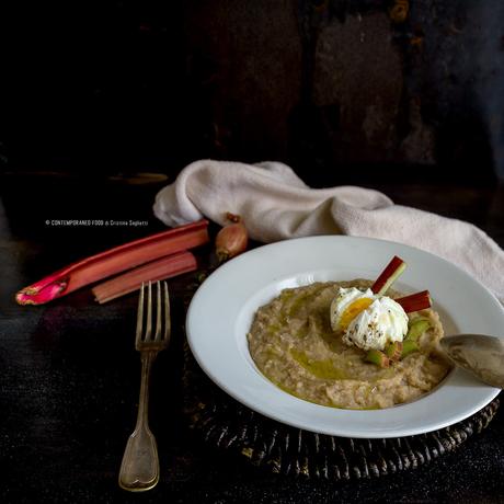 Crema di rabarbaro, cipolla di Tropea e patate con uovo al pepe affumicato crema-di-rabarbaro-cipolla-di-tropea-patate-con-uovo-ricetta-facile-antipasto-contemporaneo-food
