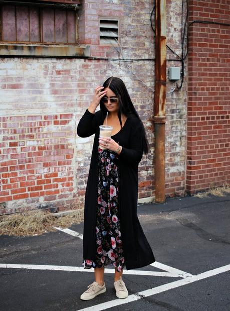 Comodo e primaverile: l'abito midi e maxi a fiori Comodo e primaverile: l'abito midi e maxi a fiori