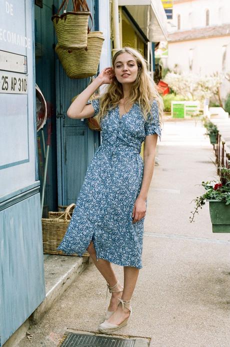 Comodo e primaverile: l'abito midi e maxi a fiori Comodo e primaverile: l'abito midi e maxi a fiori