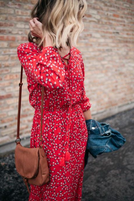 Comodo e primaverile: l'abito midi e maxi a fiori Comodo e primaverile: l'abito midi e maxi a fiori