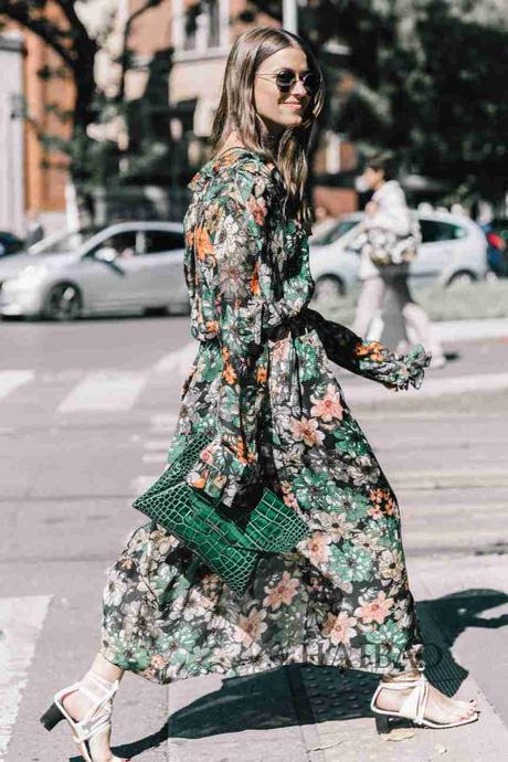 Comodo e primaverile: l'abito midi e maxi a fiori Comodo e primaverile: l'abito midi e maxi a fiori