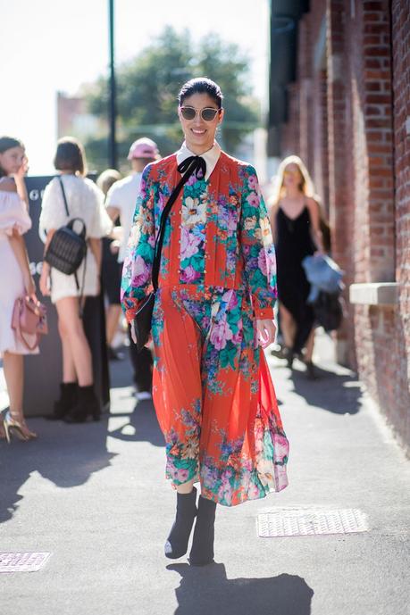 Comodo e primaverile: l'abito midi e maxi a fiori Comodo e primaverile: l'abito midi e maxi a fiori