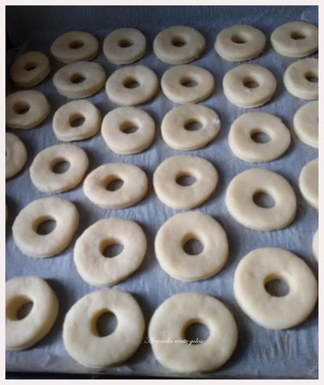 “Biscotti come le macine” “Biscotti come le macine”