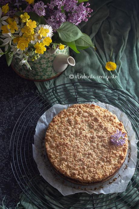 Torta crumble con crema di ricotta al cioccolato ed amaretto. Torta crumble con crema di ricotta al cioccolato ed amaretto.