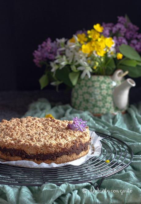 Torta crumble con crema di ricotta al cioccolato ed amaretto. Torta crumble con crema di ricotta al cioccolato ed amaretto.