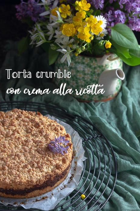 Torta crumble con crema di ricotta al cioccolato ed amaretto. Torta crumble con crema di ricotta al cioccolato ed amaretto.
