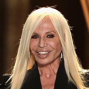 Tanti auguri a Donatella Versace che oggi compie 63 anni Tanti auguri a Donatella Versace che oggi compie 63 anni