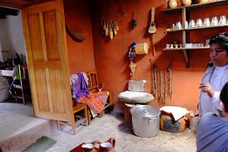 Il Perù, gli Inca, il mal di montagna, le foglie di coca e la tavolozza di colori delle Ande Il Perù, gli Inca, il mal di montagna, le foglie di coca e la tavolozza di colori delle Ande