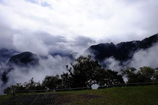 Il Perù, gli Inca, il mal di montagna, le foglie di coca e la tavolozza di colori delle Ande Il Perù, gli Inca, il mal di montagna, le foglie di coca e la tavolozza di colori delle Ande