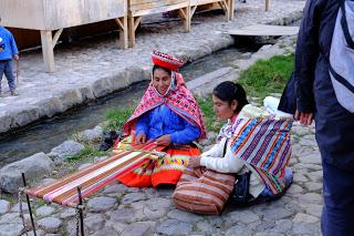 Il Perù, gli Inca, il mal di montagna, le foglie di coca e la tavolozza di colori delle Ande Il Perù, gli Inca, il mal di montagna, le foglie di coca e la tavolozza di colori delle Ande